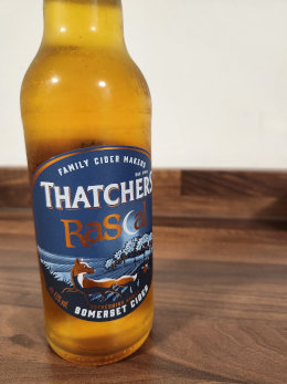 A bottle of Thatchers Rascal